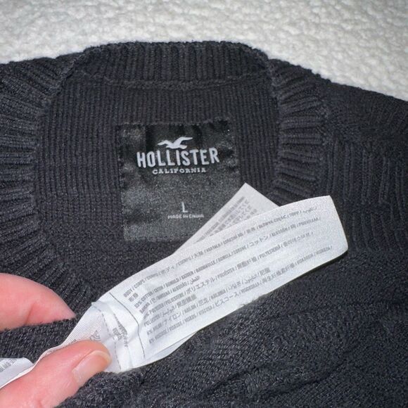 Hollister Men’s Solid Black Crew Cable Knit Sweater Size Large Gently Worn - Picture 6 of 12